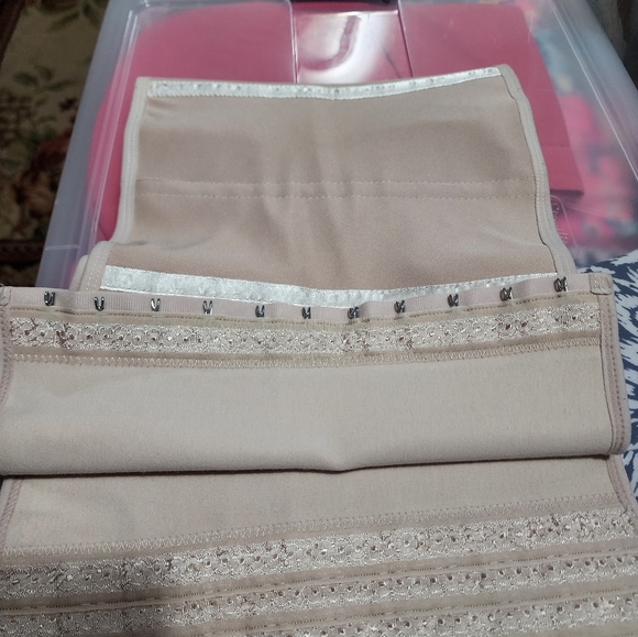 NWOT Silvana Sz 38 EU; US M; Women's Latex & Lined Waist Trainer - Picture 15 of 16